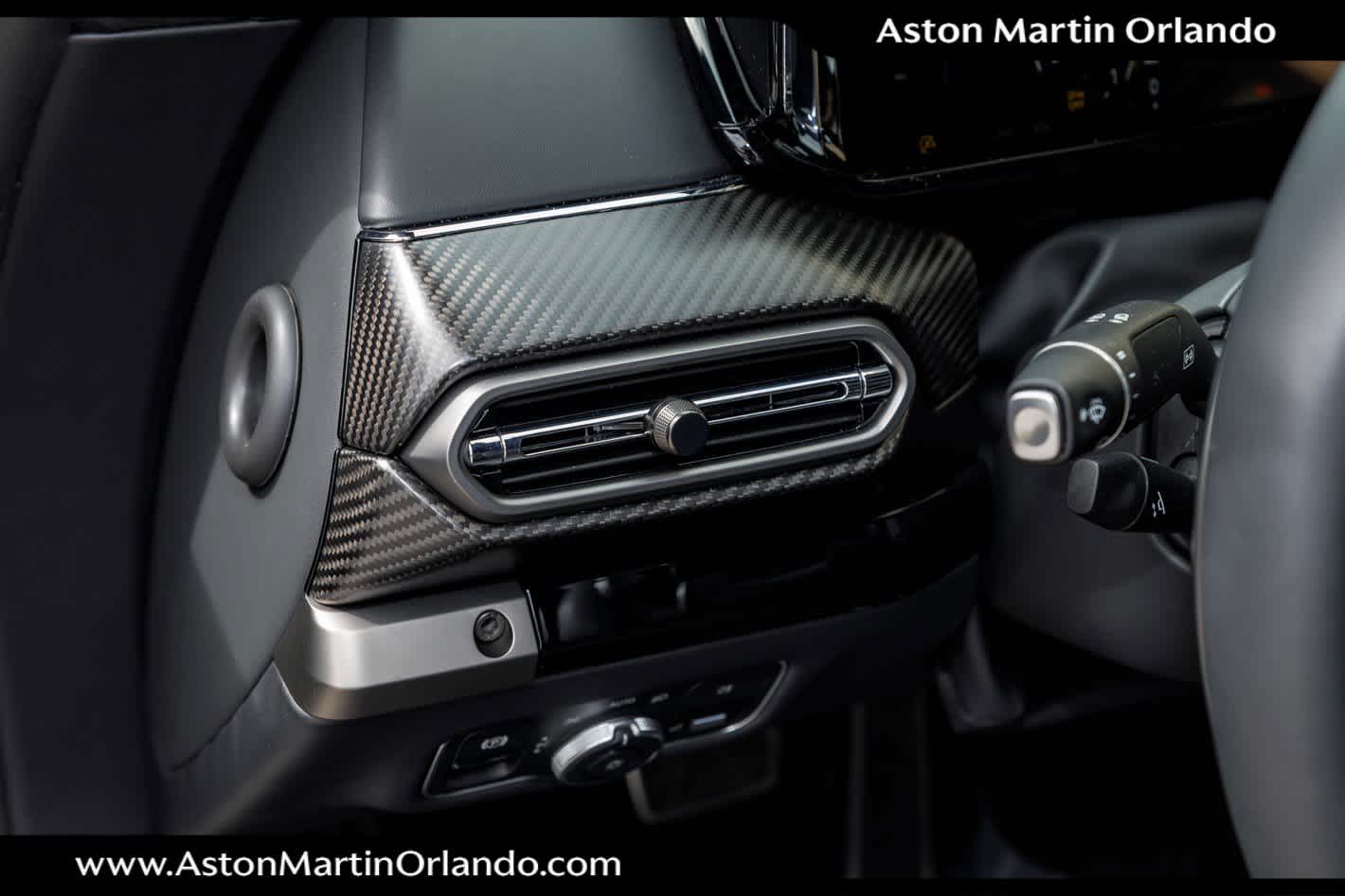 2025 Aston Martin Vantage Base