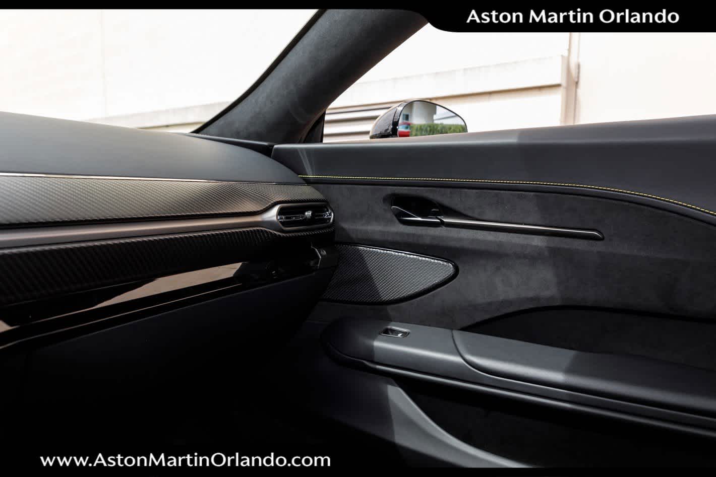 2025 Aston Martin Vantage Base