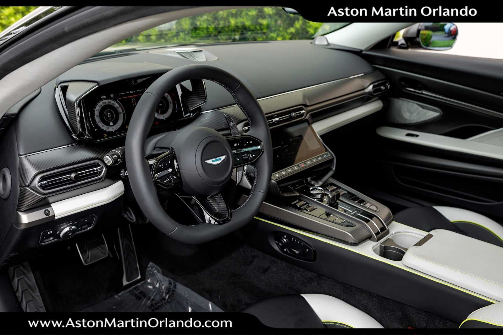 2025 Aston Martin Vanquish Base