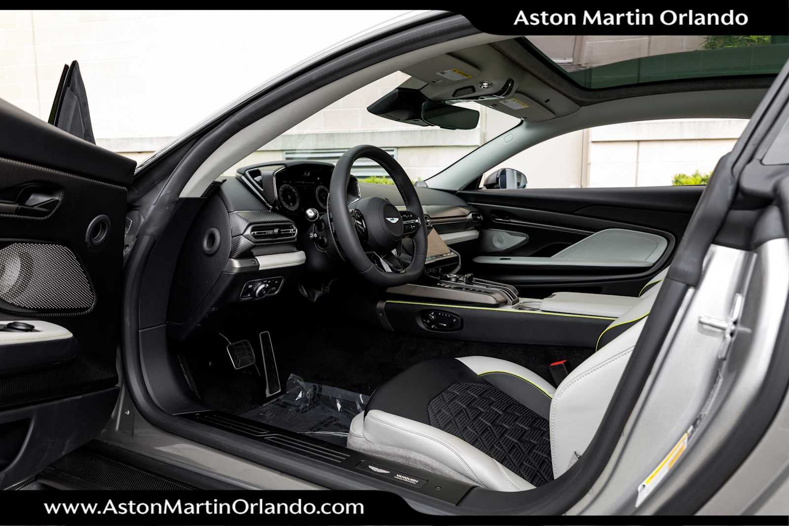 2025 Aston Martin Vanquish Base