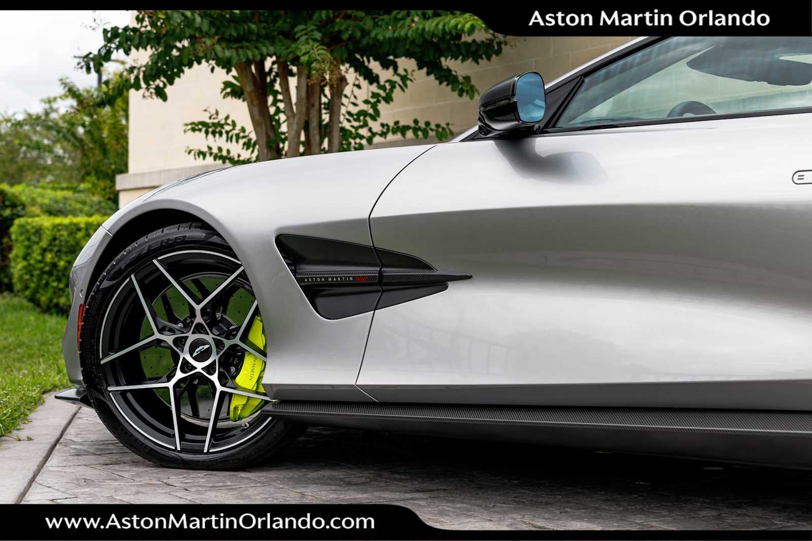 2025 Aston Martin Vanquish Base