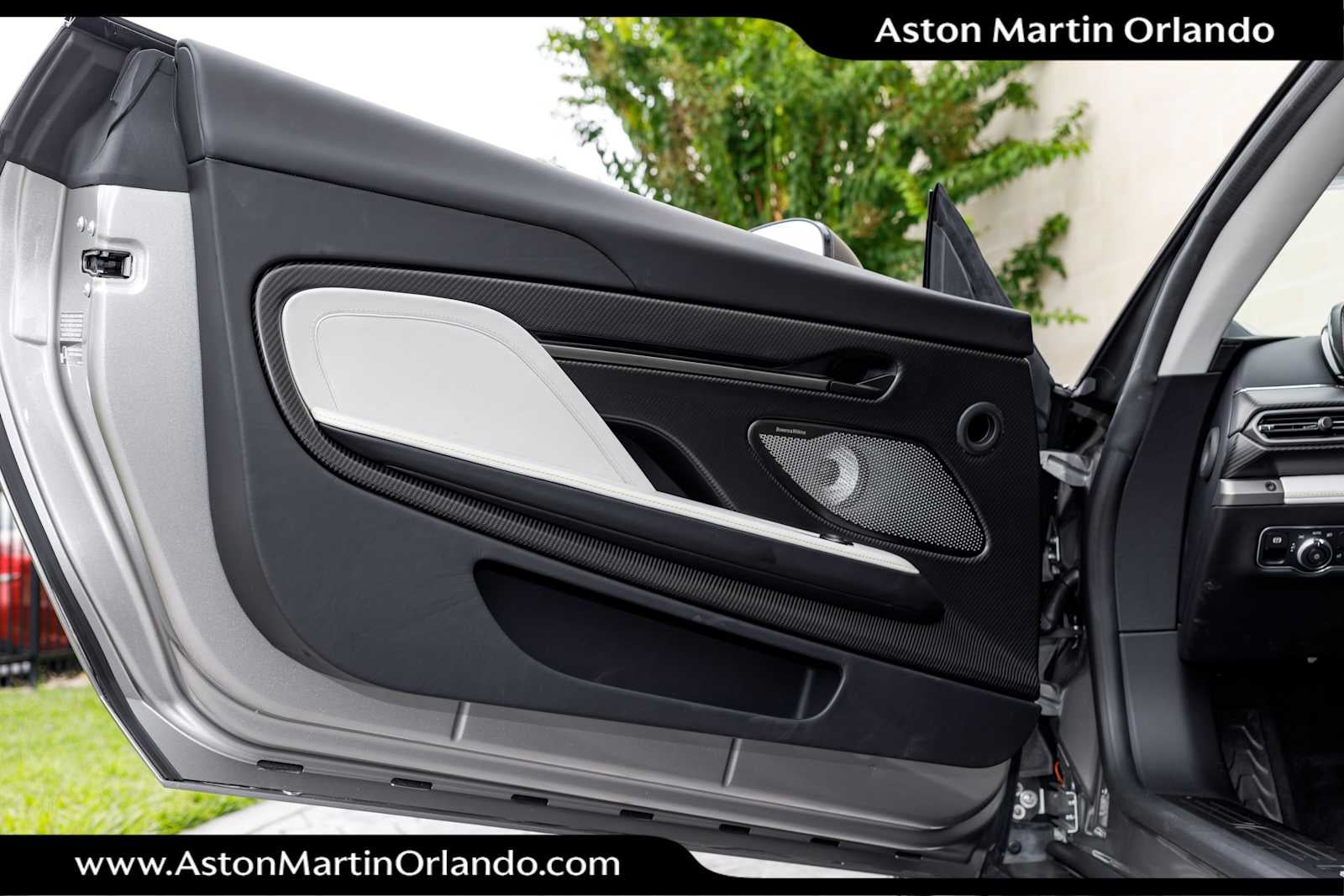2025 Aston Martin Vanquish Base
