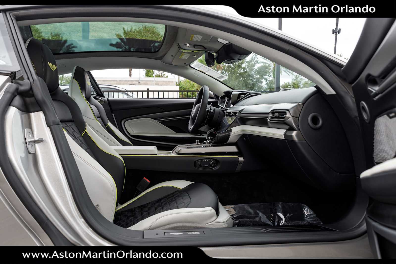 2025 Aston Martin Vanquish Base