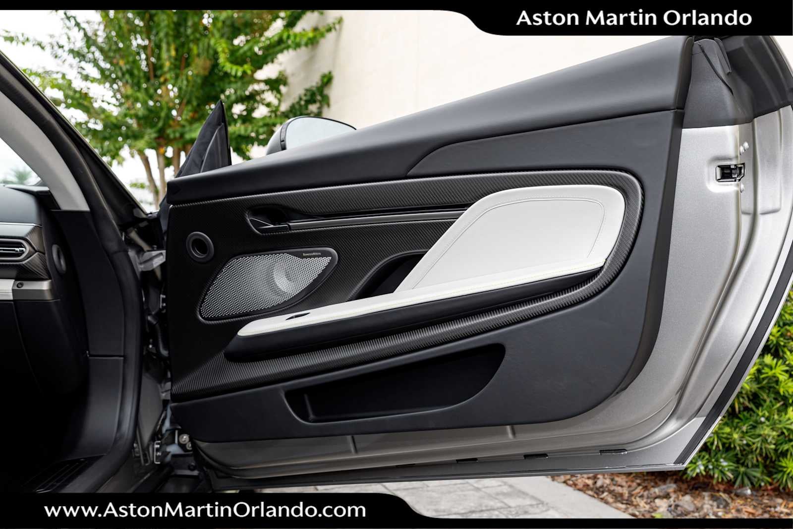2025 Aston Martin Vanquish Base
