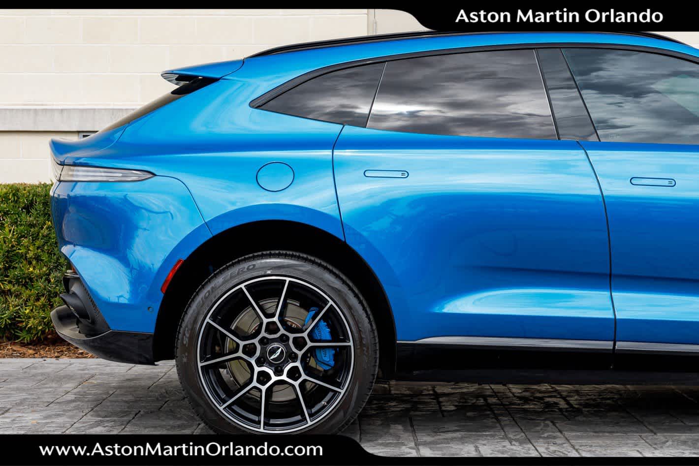 2021 Aston Martin DBX Base
