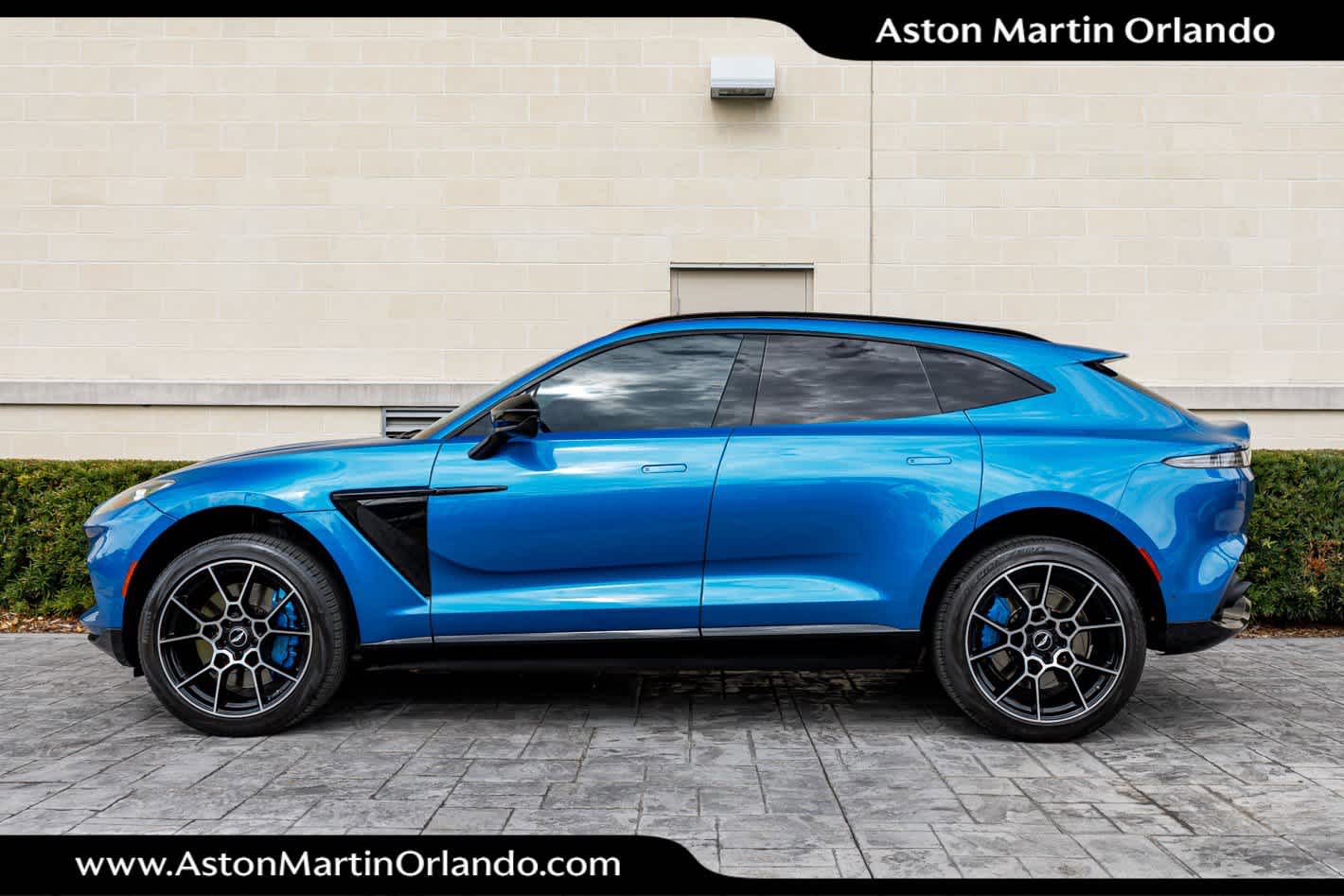 2021 Aston Martin DBX Base