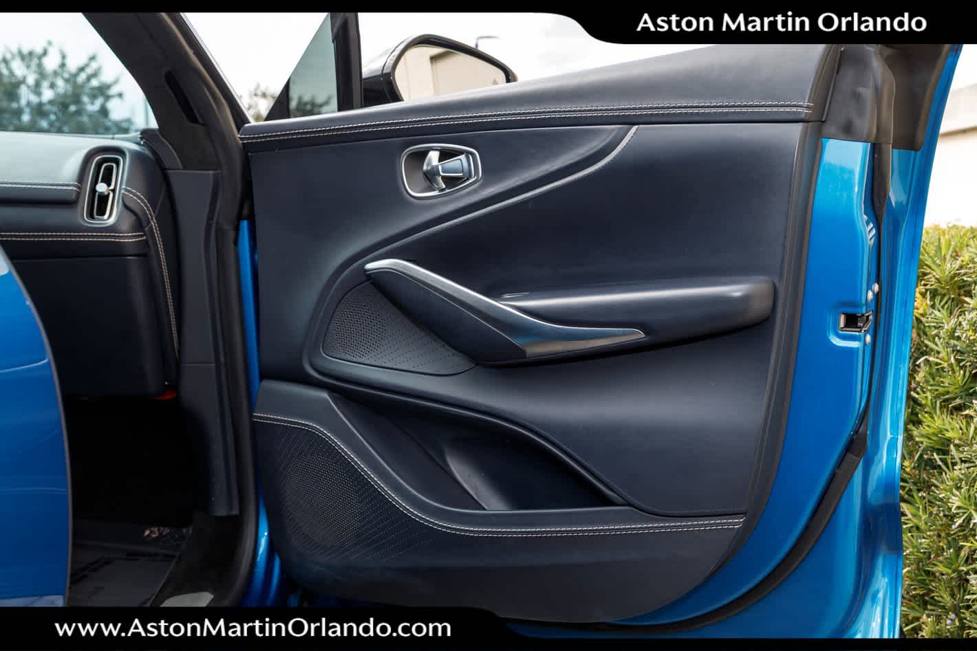 2021 Aston Martin DBX Base