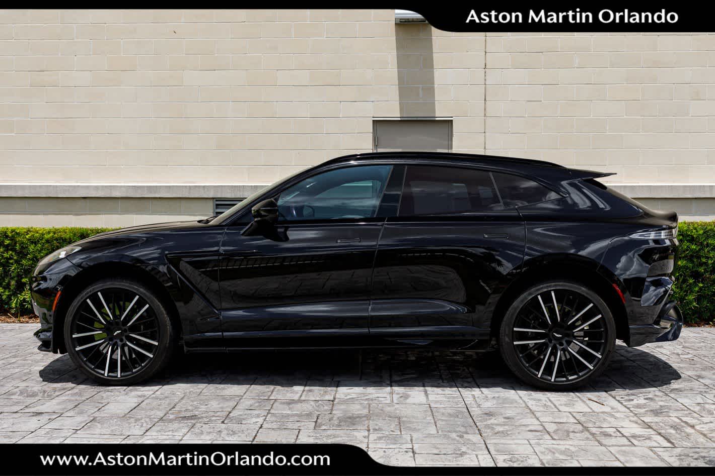 2023 Aston Martin DBX 707