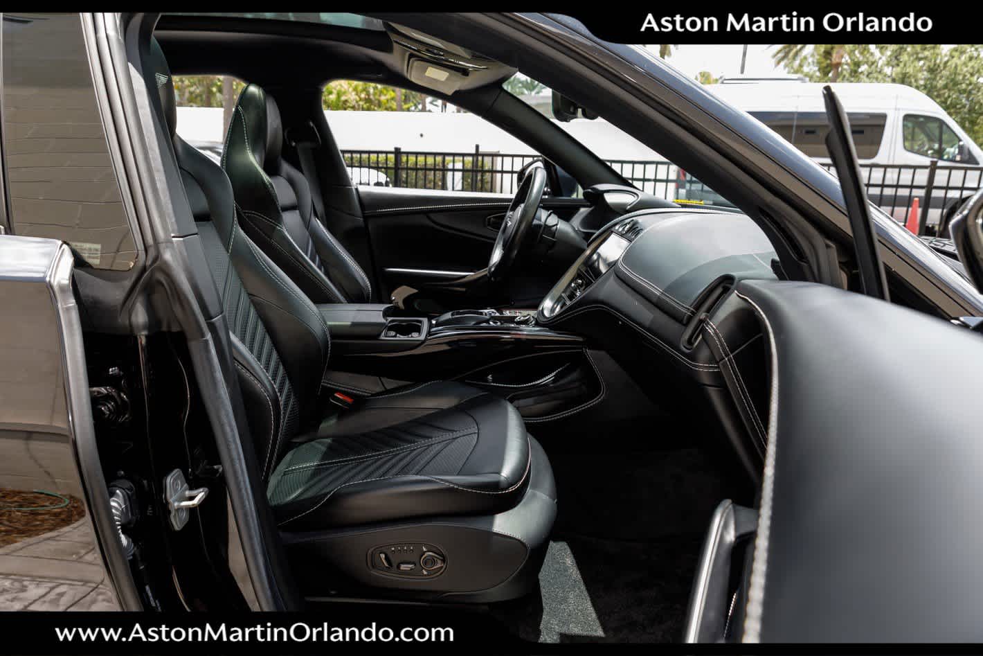 2023 Aston Martin DBX 707