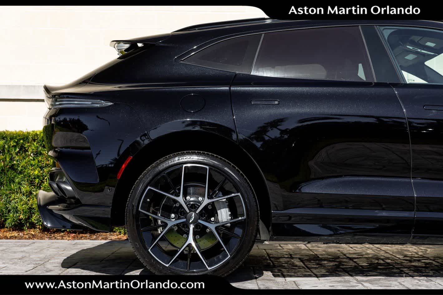 2025 Aston Martin DBX 707