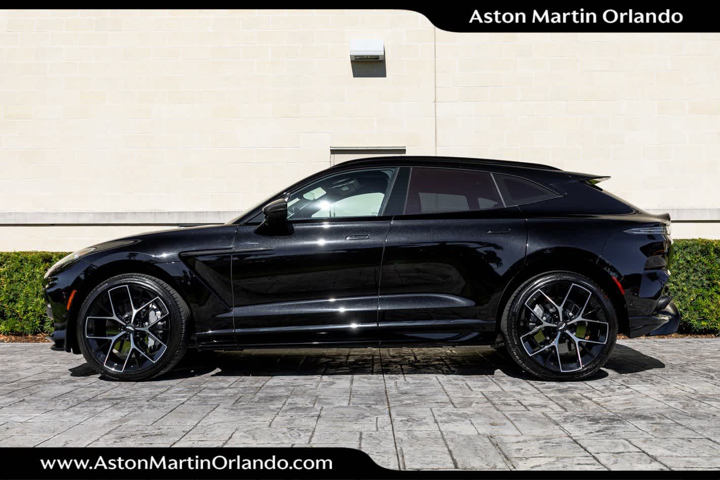 2025 Aston Martin DBX 707