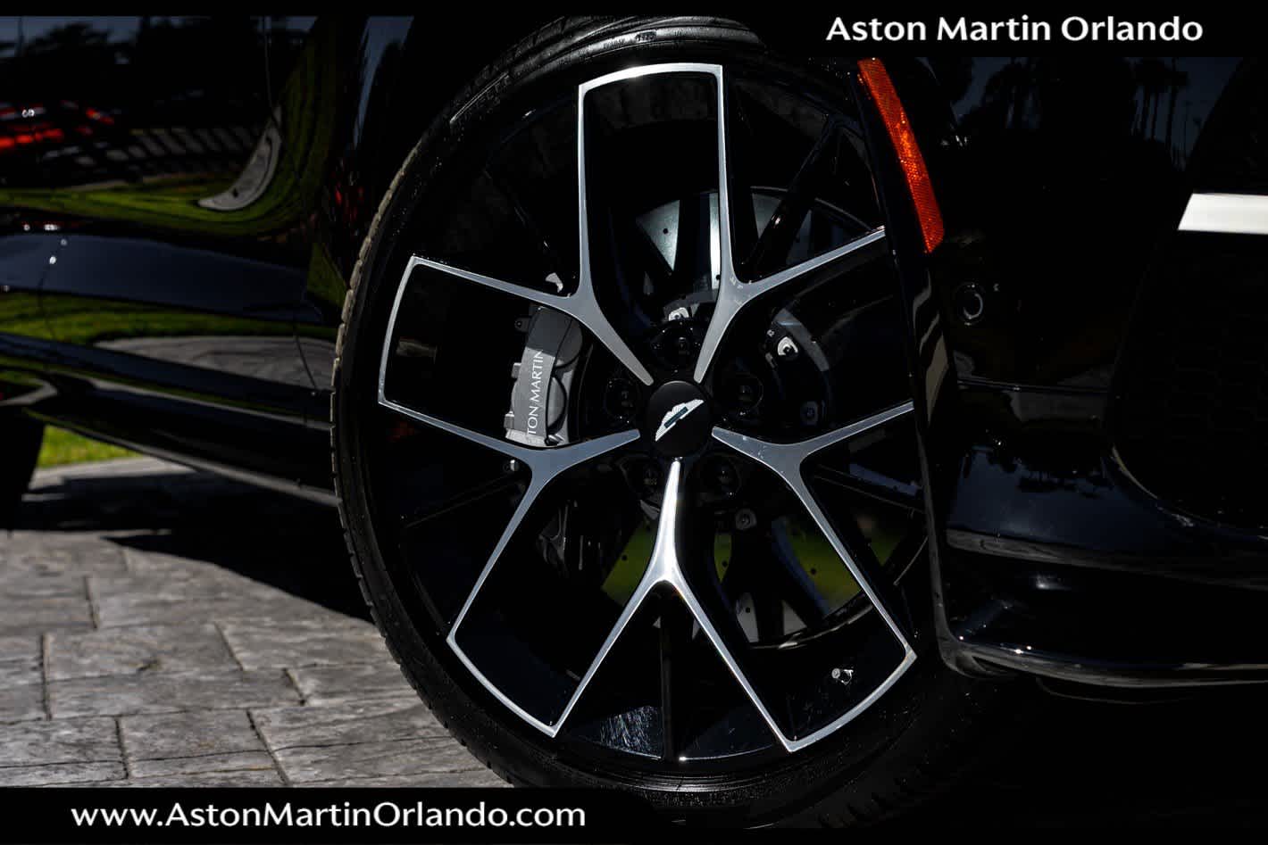 2025 Aston Martin DBX 707