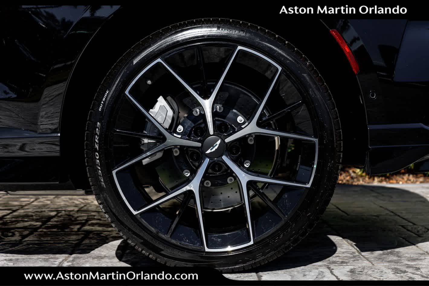 2025 Aston Martin DBX 707