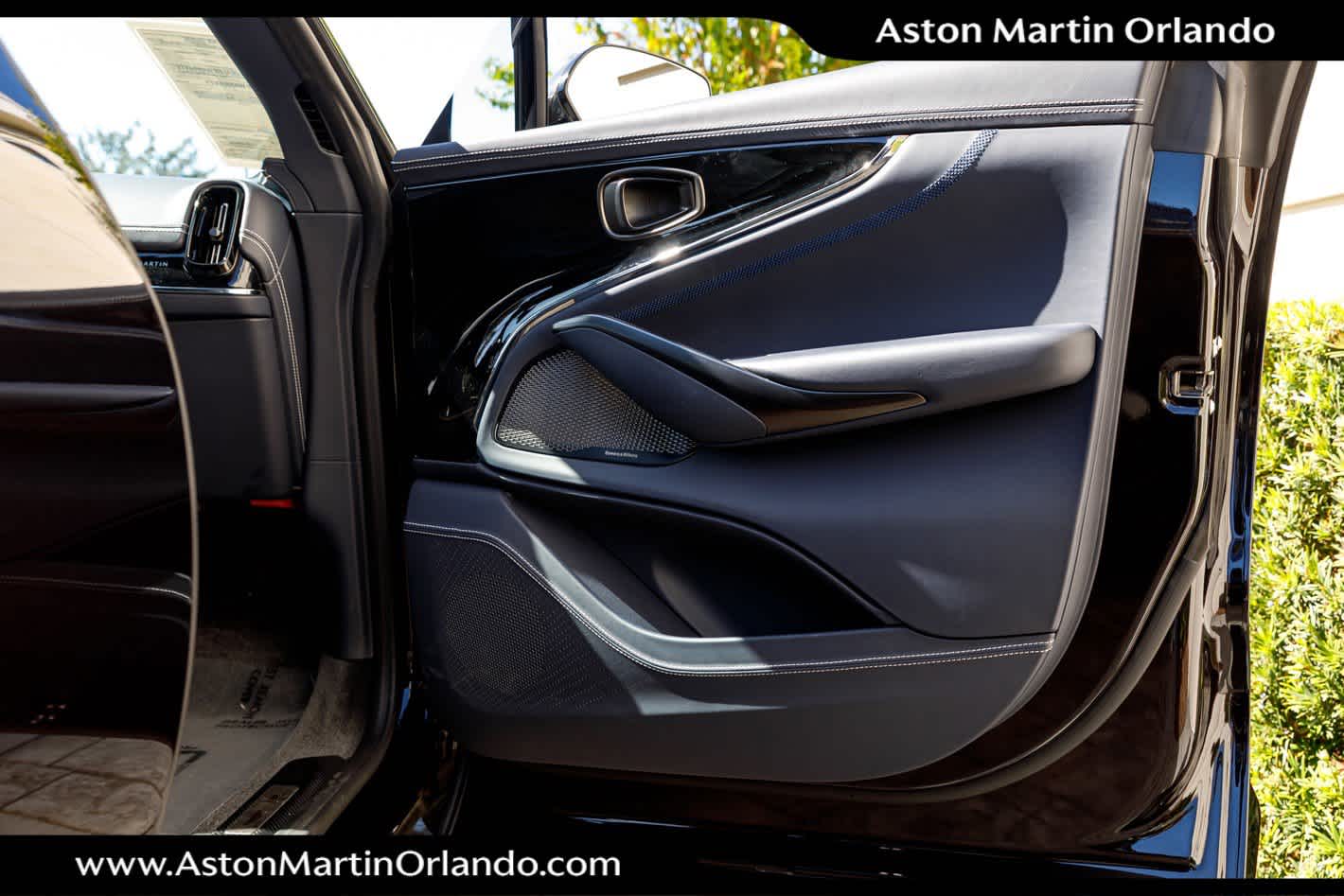 2025 Aston Martin DBX 707