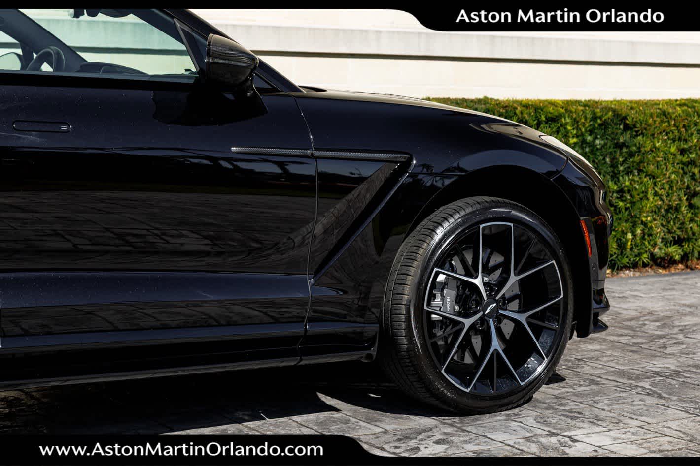 2025 Aston Martin DBX 707